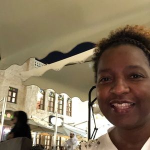 Meet your Posher, Luna